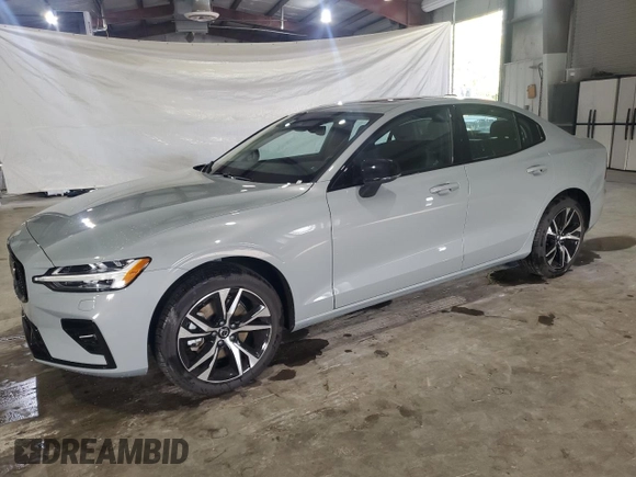 2025 Volvo S60 Core with VIN 7JRL12GJ5SG362633, listed as a Copart auction lot 73521594 with 2,001 mi miles and Clean Title. Bid and sale history available at carsss.com. Image 1.