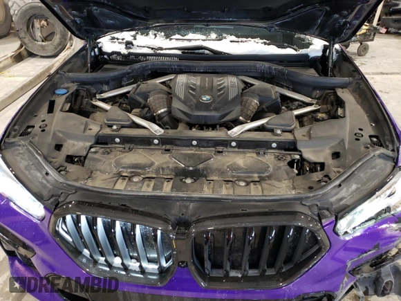 2022 BMW X6 M50i z VIN 5UXCY8C07N9K85135, wystawiony jako Copart lot #45385725 z przebiegiem 57 106 mil mil oraz Szkoda całkowita • Salvage title. Historia ofert i sprzedaży dostępna na DreamBid. Obrazek 13.