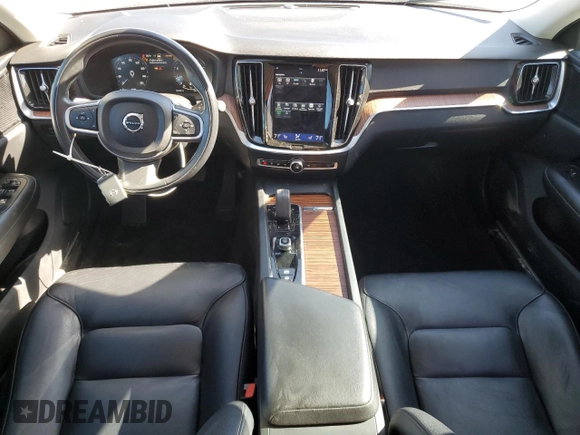 2022 Volvo S60 Momentum with VIN 7JRL12FZ4NG177811, listed as a Copart auction lot 82125004 with 41,997 mi miles and Salvage Title. Bid and sale history available at carsss.com. Image 8.