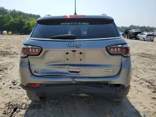 2019 Jeep Compass Latitude with VIN 3C4NJDBB3KT847058, listed as a Copart auction lot 60698065 with 90,687 mi miles and Salvage title. Bid and sale history available at DreamBid. Image 6.