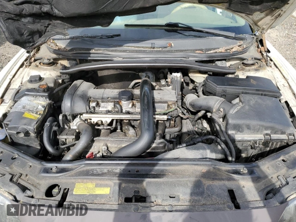 2001 Volvo V70 with VIN YV1SZ58D611040902, listed as a Copart auction lot 53650935 with 0 mi miles and Salvage Title. Bid and sale history available at carsss.com. Image 12.