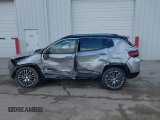 2022 Jeep Compass Limited z VIN 3C4NJDCB8NT115480, wystawiony jako IAAI lot #41677377 z przebiegiem 66 451 mil mil oraz . Historia ofert i sprzedaży dostępna na DreamBid. Obrazek 15.