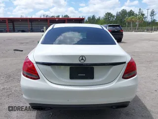2017 Mercedes-Benz C 300 с VIN 55SWF4JB4HU206451, выставлен на аукционе IAAI как лот 42094778 с пробегом 76 046 миль миль и . История ставок и продаж доступна на DreamBid. Изображение 17.