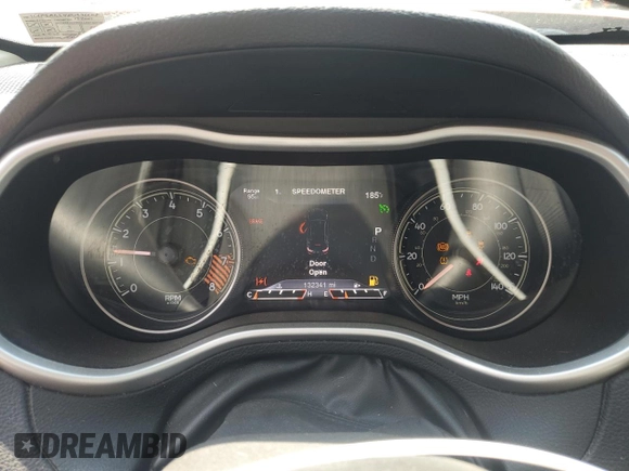 2014 Jeep Cherokee Trailhawk z VIN 1C4PJMBS4EW236608, wystawiony jako Copart lot #63672685 z przebiegiem 132 341 mil mil oraz Szkoda całkowita • Salvage title. Historia ofert i sprzedaży dostępna na DreamBid. Obrazek 9.