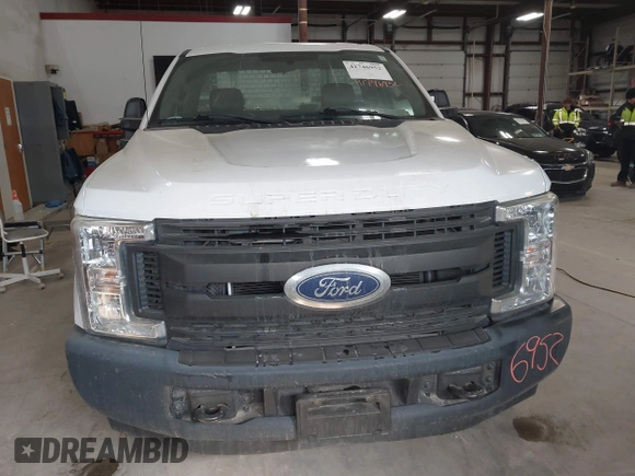 2018 Ford F-250 XL z VIN 1FDBF2A66JEC27005, wystawiony jako IAAI lot #41746952 z przebiegiem 66 769 mil mil oraz . Historia ofert i sprzedaży dostępna na DreamBid. Obrazek 12.