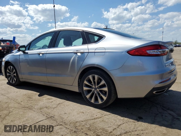 2020 Ford Fusion SE z VIN 3FA6P0T93LR179435, wystawiony jako Copart lot #56985465 z przebiegiem 43 188 mil mil oraz Szkoda całkowita • Salvage title. Historia ofert i sprzedaży dostępna na DreamBid. Obrazek 2.