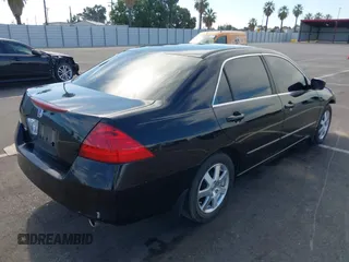 2006 Honda Accord LX с VIN 1HGCM66396A058277, выставлен на аукционе IAAI как лот 42651117 с пробегом 178 621 миль миль и . История ставок и продаж доступна на DreamBid. Изображение 4.