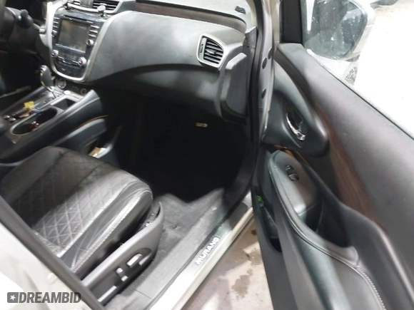 2019 Nissan Murano S with VIN 5N1AZ2MS6KN158863, listed as a IAAI auction lot 41334909 with 119,301 mi miles. Bid and sale history available at carsss.com. Image 5.