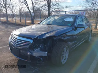 2010 Mercedes-Benz E 550 Luxury с VIN WDDHF9AB4AA207739, выставлен на аукционе IAAI как лот 41343070 с пробегом 71 390 миль миль и . История ставок и продаж доступна на DreamBid. Изображение 2.
