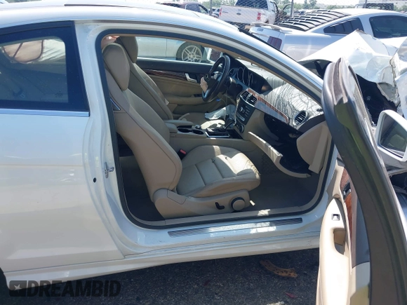 2014 Mercedes-Benz C 250 with VIN WDDGJ4HB1EG252546, listed as a IAAI auction lot 42344922 with 128,970 mi miles and . Bid and sale history available at DreamBid. Image 5.