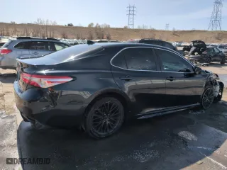 2020 Toyota Camry SE with VIN 4T1G11AK9LU346896, listed as a Copart auction lot 52213535 with 113,167 mi miles and Salvage Title. Bid and sale history available at carsss.com. Image 3.