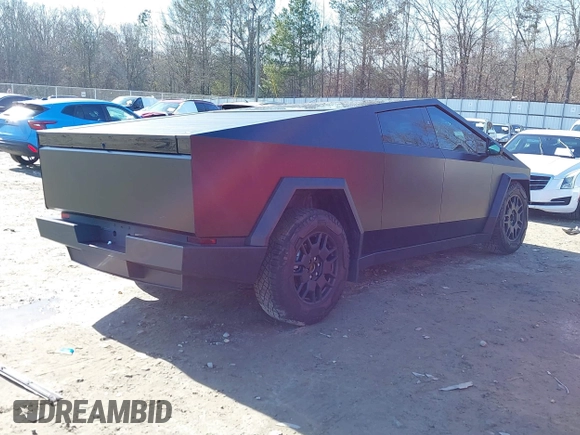 2024 Tesla Cybertruck z VIN 7G2CEHEDXRA022640, wystawiony jako IAAI lot #41423630 z przebiegiem 18 474 mil mil oraz . Historia ofert i sprzedaży dostępna na DreamBid. Obrazek 4.