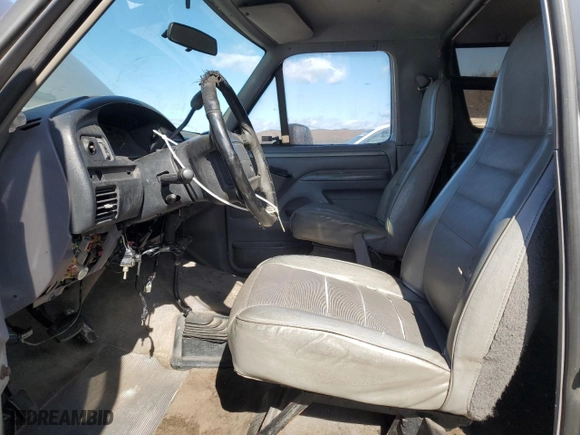 1995 Ford Bronco XL with VIN 1FMEU15N9SLA58190, listed as a Copart auction lot 47940965 with 290,948 mi miles and Clean Title. Bid and sale history available at carsss.com. Image 7.