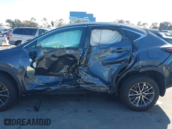 2023 Lexus NX 250 z VIN 2T2ADCAZXPC003877, wystawiony jako IAAI lot #41593097 z przebiegiem 14 597 mil mil oraz . Historia ofert i sprzedaży dostępna na DreamBid. Obrazek 6.