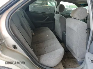 2001 Toyota Camry CE z VIN 4T1BG22K11U784435, wystawiony jako Copart lot #57150025 z przebiegiem 32 777 mil mil oraz Czysty tytuł • Clean title. Historia ofert i sprzedaży dostępna na DreamBid. Obrazek 10.