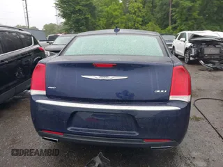 2016 Chrysler 300 Limited z VIN 2C3CCARG5GH334805, wystawiony jako IAAI lot #42355710 z przebiegiem 43 890 mil mil oraz . Historia ofert i sprzedaży dostępna na DreamBid. Obrazek 16.