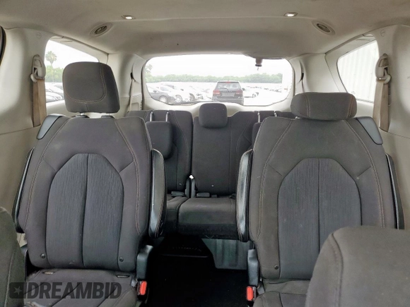 2017 Chrysler Pacifica Touring with VIN 2C4RC1DGXHR577647, listed as a Copart auction lot 57860695 with 138,936 mi miles and Clean title. Bid and sale history available at DreamBid. Image 10.