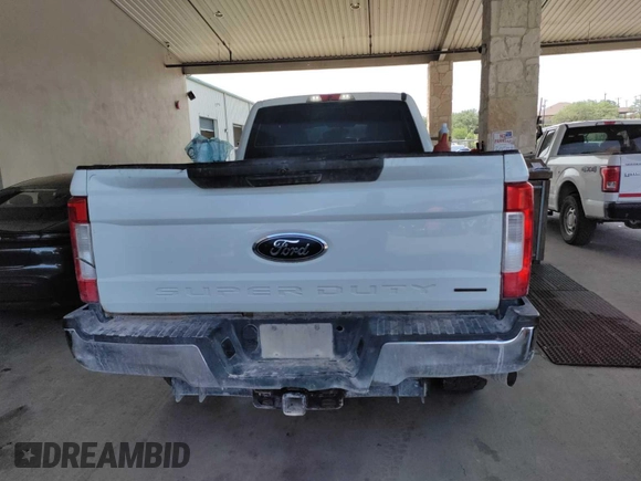 2019 Ford F-250 XL z VIN 1FT7W2B60KED86550, wystawiony jako IAAI lot #42501135 z przebiegiem 188 501 mil mil oraz . Historia ofert i sprzedaży dostępna na DreamBid. Obrazek 6.