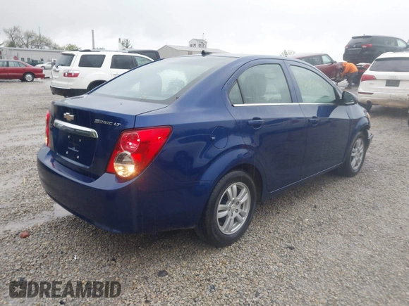 2014 Chevrolet Sonic LT z VIN 1G1JC5SH3E4212735, wystawiony jako IAAI lot #42199750 z przebiegiem 131 524 mil mil oraz . Historia ofert i sprzedaży dostępna na DreamBid. Obrazek 4.