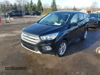 2019 Ford Escape SE z VIN 1FMCU9GD6KUC50283, wystawiony jako IAAI lot #41941204 z przebiegiem 53 417 mil mil oraz . Historia ofert i sprzedaży dostępna na DreamBid. Obrazek 17.