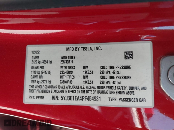 2023 Tesla Model 3 z VIN 5YJ3E1EA4PF454981, wystawiony jako IAAI lot #42704135 z przebiegiem 93 008 mil mil oraz . Historia ofert i sprzedaży dostępna na DreamBid. Obrazek 9.
