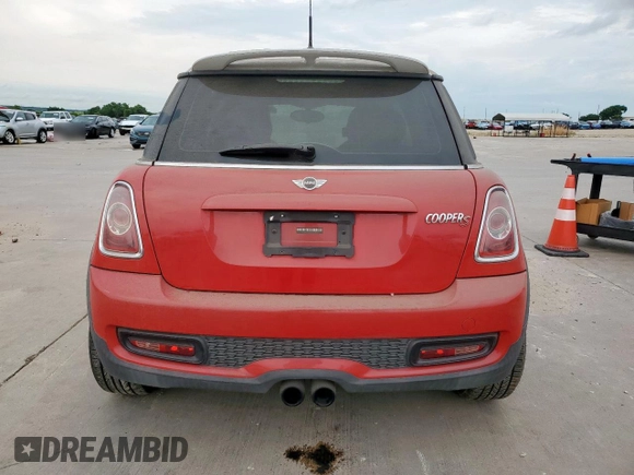 2011 MINI Hardtop S with VIN WMWSV3C5XBTY23021, listed as a Copart auction lot 58786655 with 117,874 mi miles and Clean title. Bid and sale history available at DreamBid. Image 6.