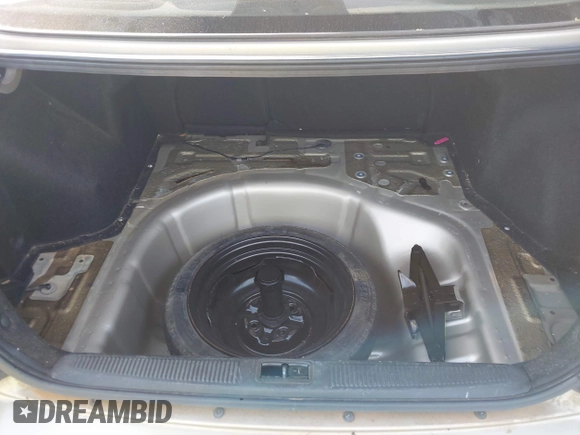 2005 Hyundai Elantra GLS with VIN KMHDN46DX5U109033, listed as a IAAI auction lot 42586032 with 119,550 mi miles and . Bid and sale history available at DreamBid. Image 12.