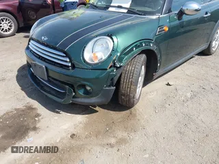 2011 MINI Hardtop with VIN WMWSU3C51BT183574, listed as a IAAI auction lot 41863134 with 137,140 mi miles and . Bid and sale history available at DreamBid. Image 6.