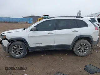 2019 Jeep Cherokee Trailhawk Elite с VIN 1C4PJMBX1KD476881, выставлен на аукционе IAAI как лот 41922450 с пробегом 75 248 миль миль и . История ставок и продаж доступна на DreamBid. Изображение 13.