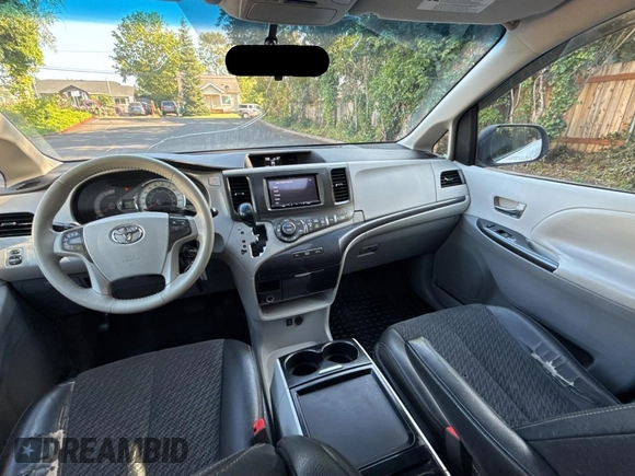 2011 Toyota Sienna SE с VIN 5TDXK3DC0BS060424, выставлен на аукционе Copart как лот 59059645 с пробегом 149 337 миль миль и Чистый • Clean title. История ставок и продаж доступна на DreamBid. Изображение 9.