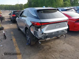 2024 Lexus RX 350 z VIN 2T2BAMBA4RC050076, wystawiony jako IAAI lot #42056995 z przebiegiem 3923 mil mil oraz . Historia ofert i sprzedaży dostępna na DreamBid. Obrazek 3.
