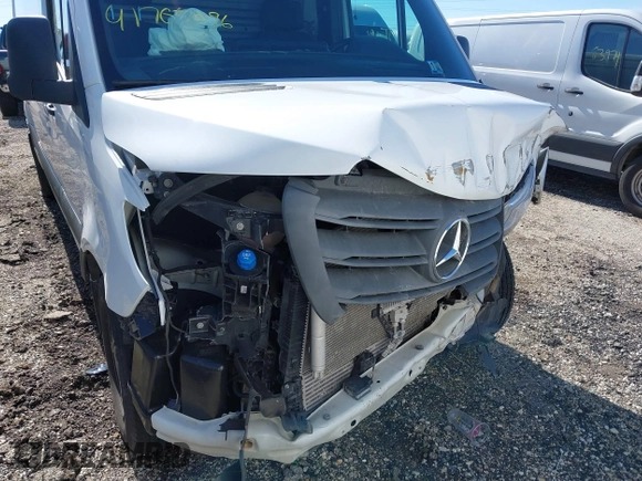 2022 Mercedes-Benz Sprinter Cargo with VIN W1Y4ECHY5NT081741, listed as a IAAI auction lot 41705096 with 70,294 mi miles. Bid and sale history available at carsss.com. Image 6.