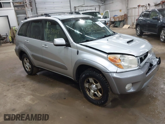 2005 Toyota RAV4 with VIN JTEHD20V456038202, listed as a IAAI auction lot 42038105 with 231,942 mi miles. Bid and sale history available at carsss.com. Image 1.