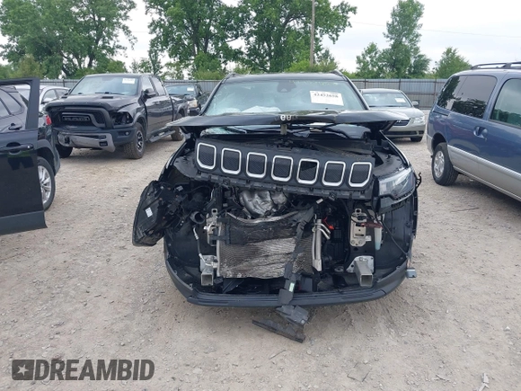 2022 Jeep Compass Latitude z VIN 3C4NJDBB3NT113332, wystawiony jako IAAI lot #42452658 z przebiegiem 43 430 mil mil oraz . Historia ofert i sprzedaży dostępna na DreamBid. Obrazek 13.