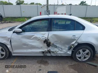 2013 Volkswagen Jetta TDI w/Premium/Nav с VIN 3VWLL7AJ9DM203506, выставлен на аукционе IAAI как лот 42682513 с пробегом 137 614 миль миль и . История ставок и продаж доступна на DreamBid. Изображение 14.