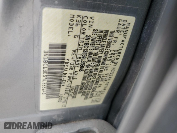 2009 Nissan Versa S z VIN 3N1BC13E59L355648, wystawiony jako Copart lot #57396955 z przebiegiem 67 768 mil mil oraz Szkoda całkowita • Salvage title. Historia ofert i sprzedaży dostępna na DreamBid. Obrazek 12.