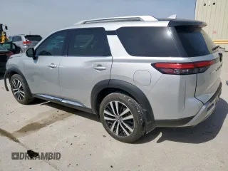 2023 Nissan Pathfinder Platinum z VIN 5N1DR3DH9PC208004, wystawiony jako Copart lot #56542225 z przebiegiem 31 444 mil mil oraz Szkoda całkowita • Salvage title. Historia ofert i sprzedaży dostępna na DreamBid. Obrazek 2.