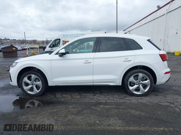 2021 Audi Q5 Prestige with VIN WA1CAAFY8M2099653, listed as a IAAI auction lot 41903022 with 27,611 mi miles. Bid and sale history available at carsss.com. Image 14.