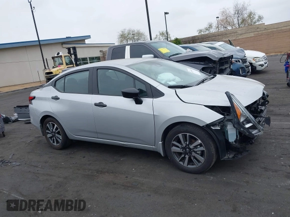 2024 Nissan Versa S z VIN 3N1CN8DV4RL865799, wystawiony jako IAAI lot #42044021 z przebiegiem 13 282 mil mil oraz . Historia ofert i sprzedaży dostępna na DreamBid. Obrazek 14.