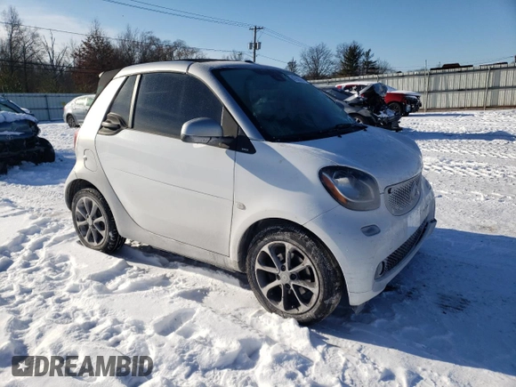 2017 Smart fortwo Passion with VIN WMEFK5DA6HK153469, listed as a Copart auction lot 41960805 with 34,089 mi miles and Salvage title. Bid and sale history available at DreamBid. Image 4.
