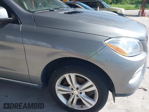 2014 Mercedes-Benz M 350 with VIN 4JGDA2EB6EA275759, listed as a IAAI auction lot 40403071 with 75,095 mi miles and . Bid and sale history available at DreamBid. Image 18.