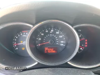 2013 Kia Sorento LX z VIN 5XYKT3A6XDG413614, wystawiony jako Copart lot #57175205 z przebiegiem 152 086 mil mil oraz Szkoda całkowita • Salvage title. Historia ofert i sprzedaży dostępna na DreamBid. Obrazek 9.