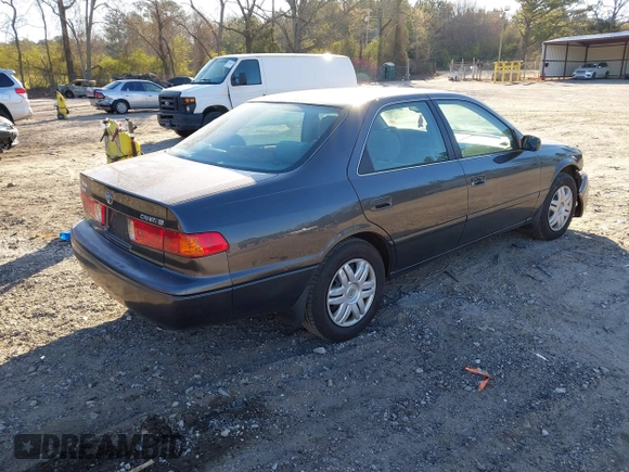 2001 Toyota Camry CE with VIN 4T1BG22K41U842473, listed as a IAAI auction lot 41858322 with 203,696 mi miles. Bid and sale history available at carsss.com. Image 4.