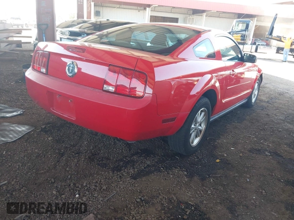 2007 Ford Mustang Deluxe z VIN 1ZVFT80NX75354713, wystawiony jako IAAI lot #41986604 z przebiegiem 156 691 mil mil oraz . Historia ofert i sprzedaży dostępna na DreamBid. Obrazek 4.