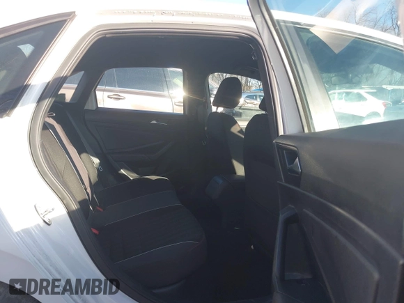 2019 Volkswagen Jetta GLI S z VIN 3VW6T7BU7KM236894, wystawiony jako IAAI lot #41499098 z przebiegiem 107 795 mil mil oraz . Historia ofert i sprzedaży dostępna na DreamBid. Obrazek 8.