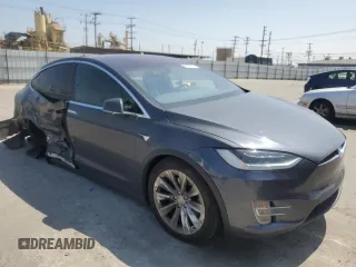 2016 Tesla Model X 70D z VIN 5YJXCBE20GF022698, wystawiony jako Copart lot #55328535 z przebiegiem Nie podano mil oraz Szkody całkowita. Historia ofert i sprzedaży dostępna na DreamBid. Obrazek 4.