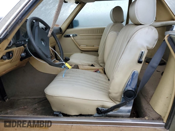1982 Mercedes-Benz 380 SL z VIN WDBBA45A7CB016184, wystawiony jako Copart lot #72085954 z przebiegiem 251 411 mil mil oraz Szkoda całkowita • Salvage title. Historia ofert i sprzedaży dostępna na DreamBid. Obrazek 7.