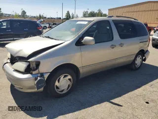 2001 Toyota Sienna LE with VIN 4T3ZF13C21U354682, listed as a Copart auction lot 50474715 with 119,844 mi miles and Salvage Title. Bid and sale history available at carsss.com. Image 1.