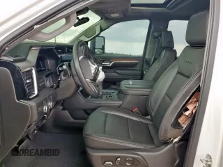 2024 GMC Sierra 2500HD Denali z VIN 1GT49REY3RF284860, wystawiony jako Copart lot #60520235 z przebiegiem Nie podano mil oraz Szkoda całkowita • Salvage title. Historia ofert i sprzedaży dostępna na DreamBid. Obrazek 7.