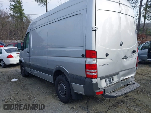 2016 Mercedes-Benz Sprinter Cargo with VIN WD3PE7DD0GP204413, listed as a IAAI auction lot 41503035 with 184,000 mi miles. Bid and sale history available at carsss.com. Image 3.